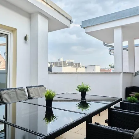 Apartament I 5 Minutes To Metro Wiedeń