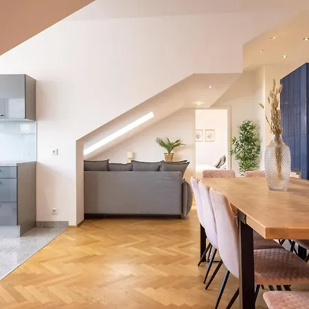 Apartament I 5 Minutes To Metro Wiedeń