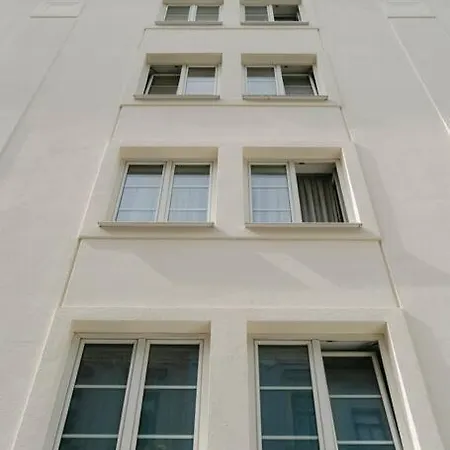 Hip Perfect For 4 Or 6, Great District, Metro *