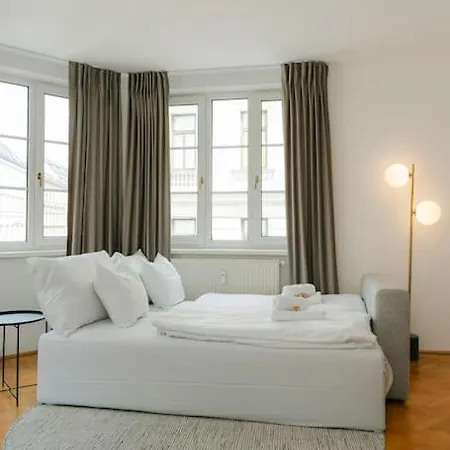 Apartment Hip Perfect For 4 Or 6, Great District, Metro