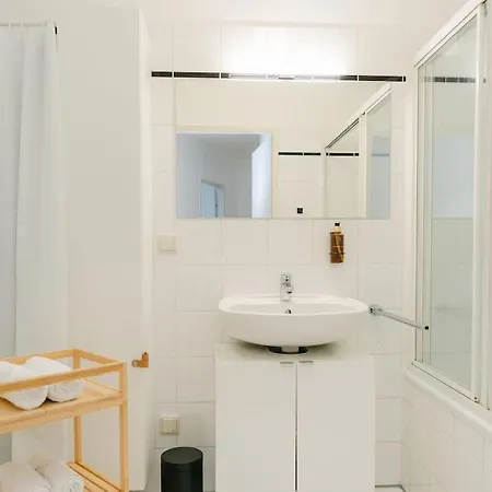 Hip Perfect For 4 Or 6, Great District, Metro *