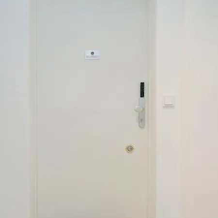 Apartment Hip Perfect For 4 Or 6, Great District, Metro Vienna