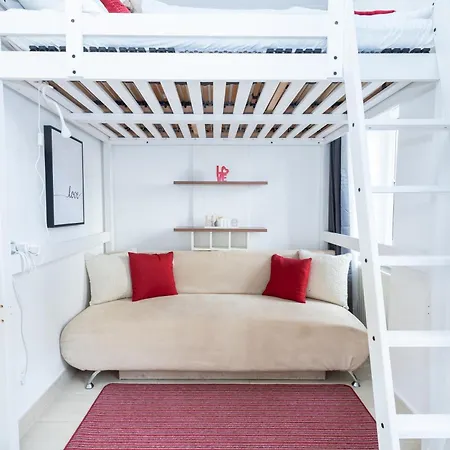 Apartment Market Retreat Near Hbh *