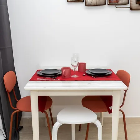 Market Retreat Near Hbh Apartment