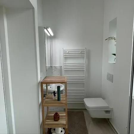 4 Red Star 8 Apartment Vienna