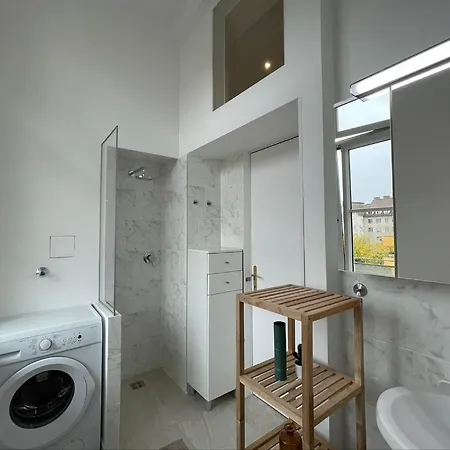 4 Red Star 8 Apartment