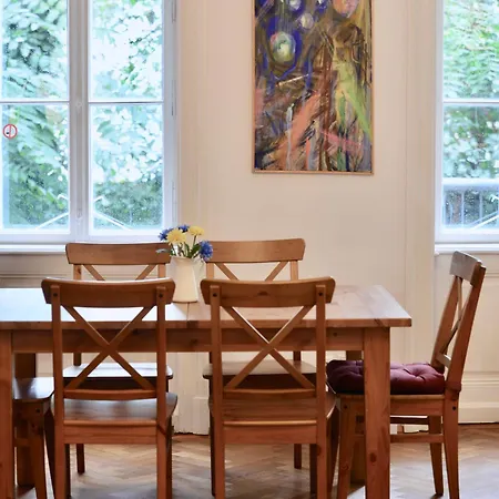 & Charming Viennese Flat