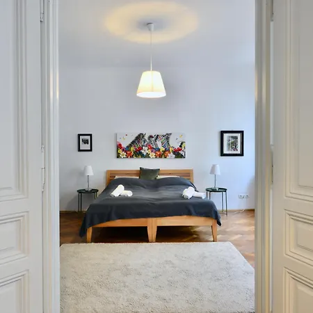 & Charming Viennese Flat Vienna