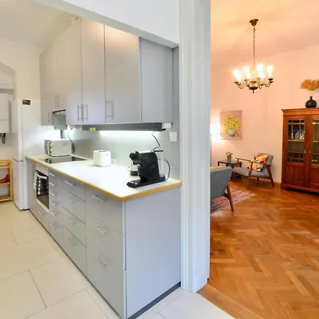 Apartment & Charming Viennese Flat *
