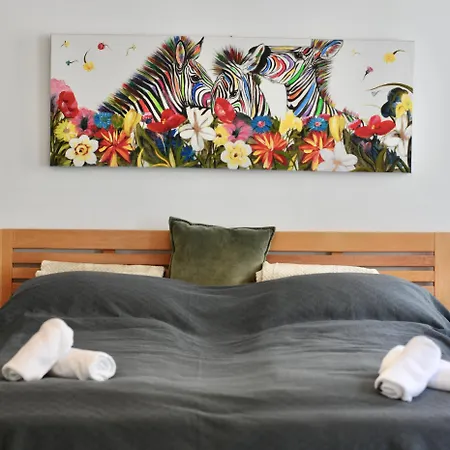 & Charming Viennese Flat *