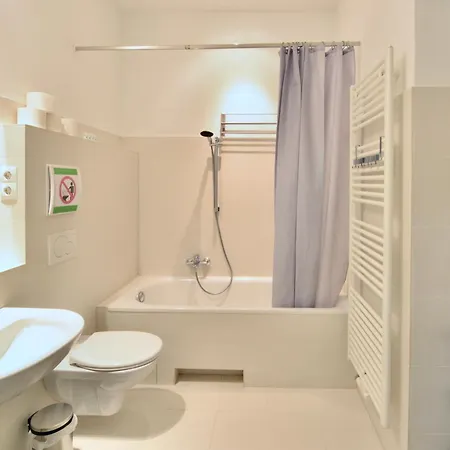 & Charming Viennese Flat