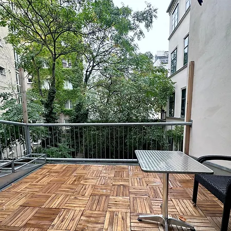 Apartment & Charming Viennese Flat *