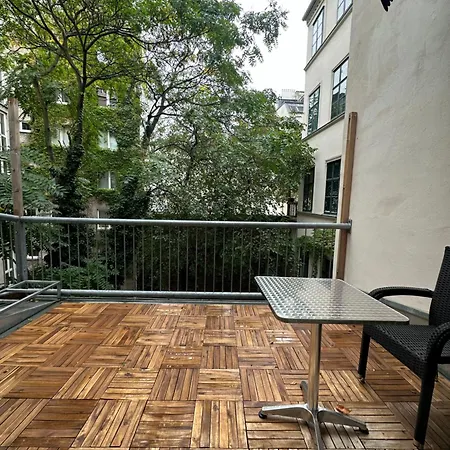 & Charming Viennese Flat Apartment Vienna