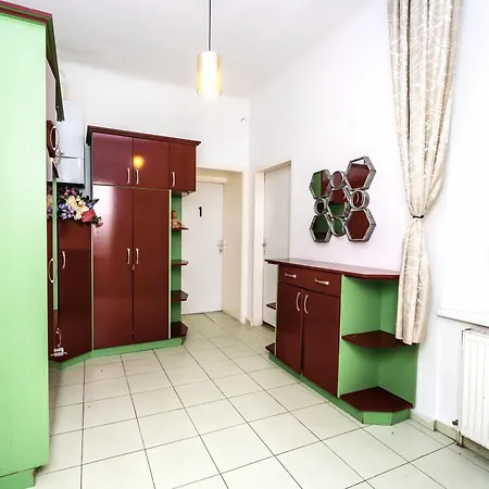 Aparthotel Family - 7 Minutes To Schoenbrunn Palace Vienna