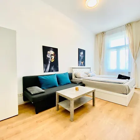 Apartment 5br Shared Ideal For Groups 7 Min To Westbahnhof *