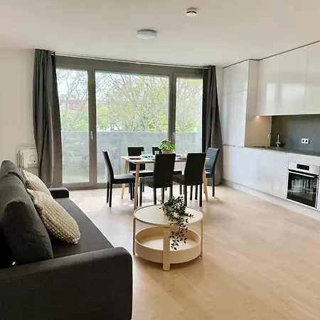 Apartment 85 M2 Modern With Free Parking *