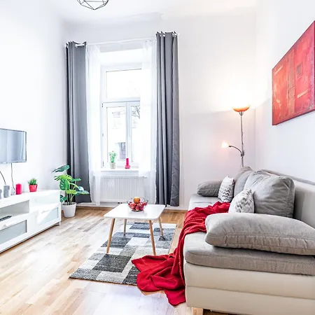 Modern By Jr Apartment *