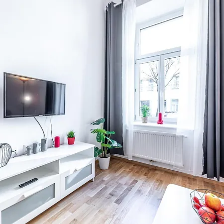 Modern By Jr Vienna