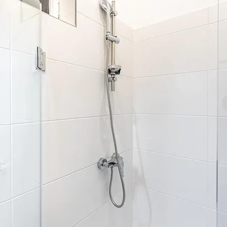 Modern By Jr Apartment *