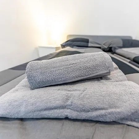 Apartment Modern By Jr