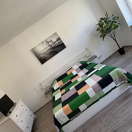 Gesamte Fuer 2, Top21 Vídeň