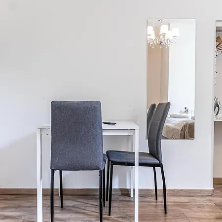 Trendy Near Westbahnhof With Kitchenette & Smart Tv Apartment