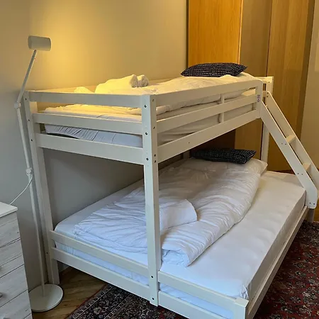 Grosszuegiger Wiener Altbau Gleich Neben Schoenbrunn