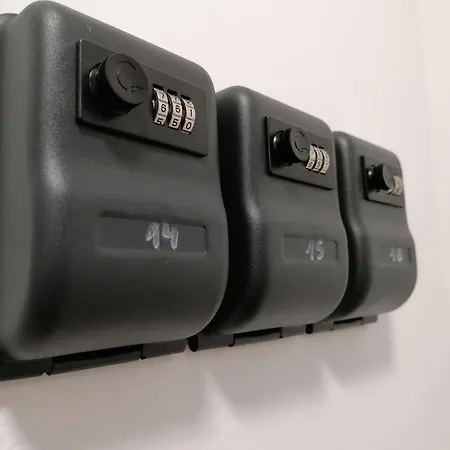 Favorit-rooms Direkt Metro-u1 Connection To Centralstation And City-center Ostello Vienna