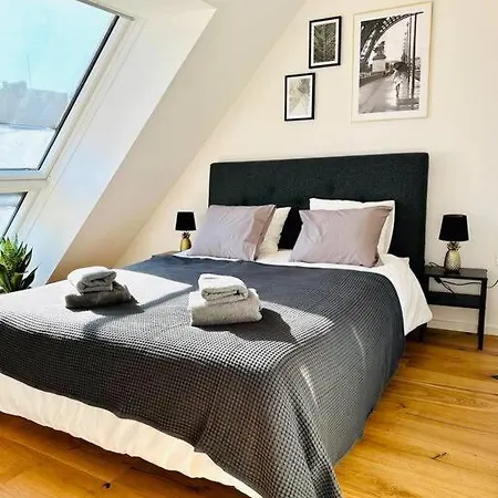 Sunny Terrace Penthouse With Ac - Self Check-in Apartment *