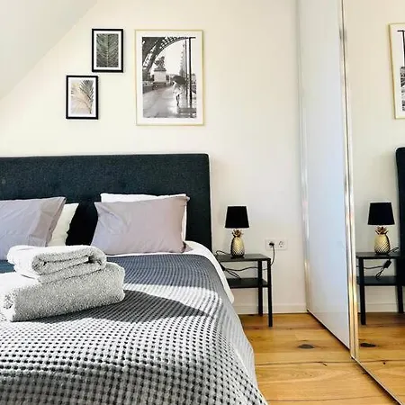 Sunny Terrace Penthouse With Ac - Self Check-in Apartment *