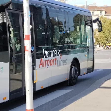 Favorit-rooms Direkt Metro-u1 Connection To Centralstation And City-center Ostello *