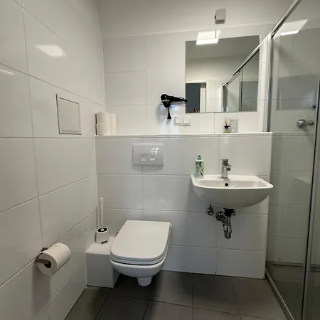 Housingplus Nocleg ze śniadaniem