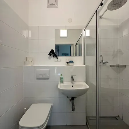 Housingplus Nocleg ze śniadaniem