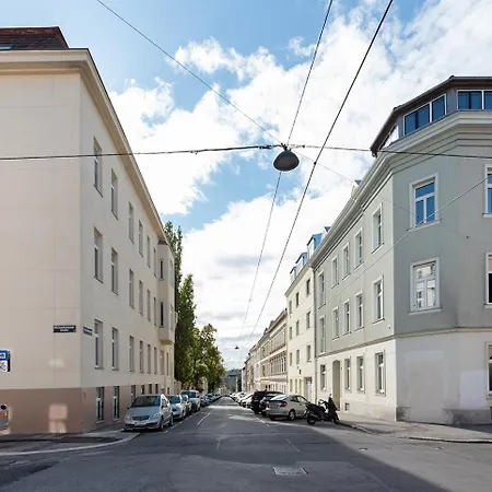 Apartment Modernes Und Neues In Ruhelage Nahe Schoenbrunn *