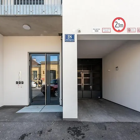 Apartment Modernes Und Neues In Ruhelage Nahe Schoenbrunn Vienna