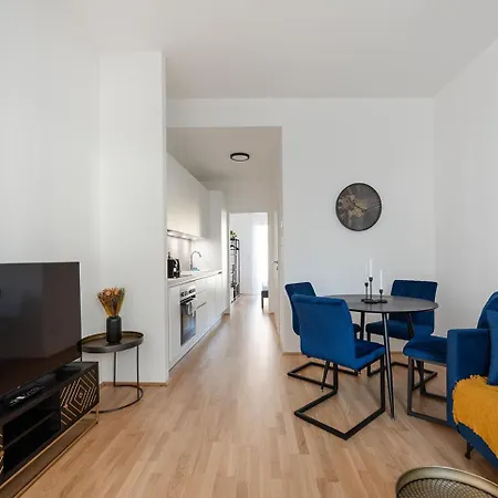 Apartment Modernes Und Neues In Ruhelage Nahe Schoenbrunn