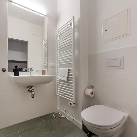 Apartment Modernes Und Neues In Ruhelage Nahe Schoenbrunn *