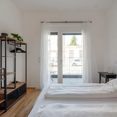 Apartment Modernes Und Neues In Ruhelage Nahe Schoenbrunn Vienna