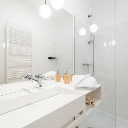 Premium Nahe Uno-city Und Vic Levestate Apartment