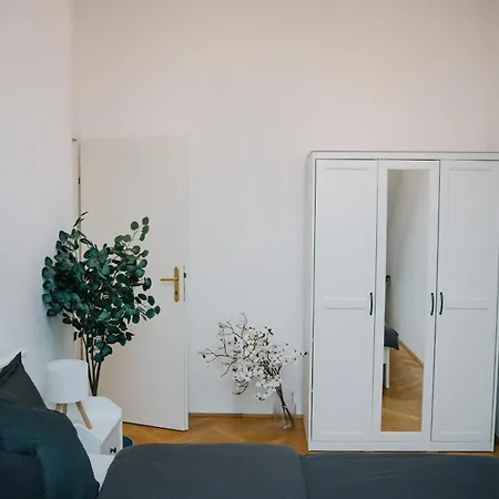 Apartment 110qm, 4 Bedrooms, Near Schoenbrunn - Axara Housing Osw 33 *