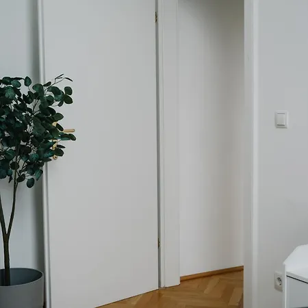 Apartment 110qm, 4 Bedrooms, Near Schoenbrunn - Axara Housing Osw 33 *