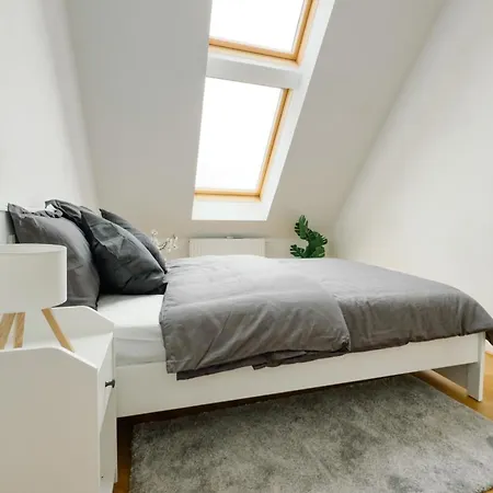 110qm, 4 Bedrooms, Near Schoenbrunn - Axara Housing Osw 33 Apartment