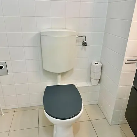 115 M2 Maisonette With Free Parking