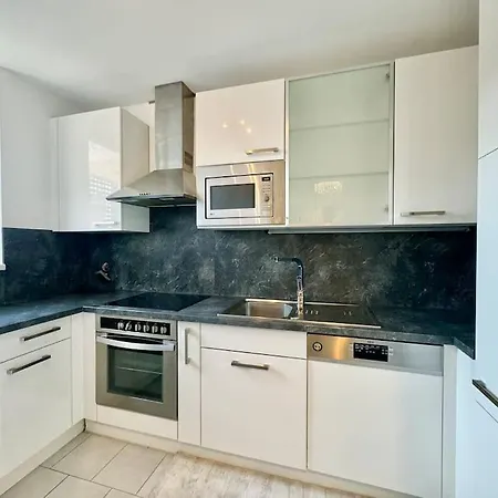 Apartment 115 M2 Maisonette With Free Parking