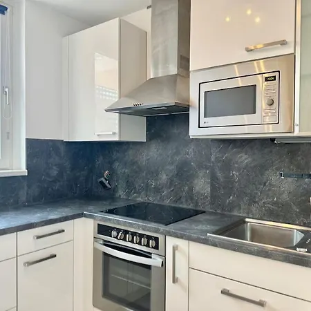 115 M2 Maisonette With Free Parking Apartment *
