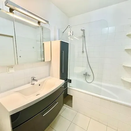 115 M2 Maisonette With Free Parking