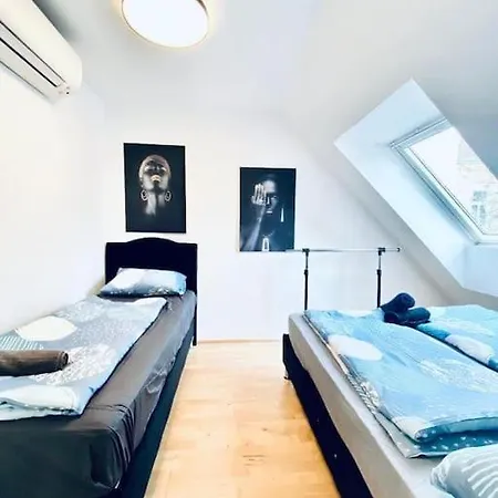 Apartamento Lovely 2br And 1lr Apt, Up To 10p, Very Central *
