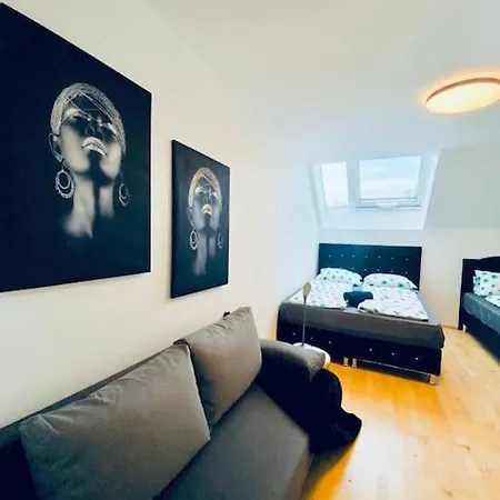 Apartamento Lovely 2br And 1lr Apt, Up To 10p, Very Central