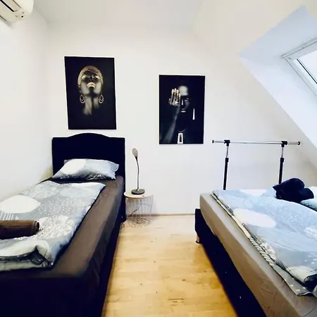 Lovely 2br And 1lr Apt, Up To 10p, Very Central
