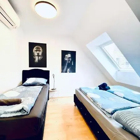 Apartamento Lovely 2br And 1lr Apt, Up To 10p, Very Central